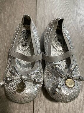 Michael Kors Girls Sz 6 Silver Sequin Mary Jane Flats Ballet Fancy Dress Up Bow